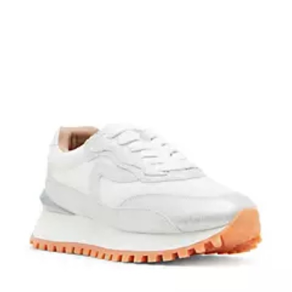 NWT Blondo Lily Sneakers in Silver